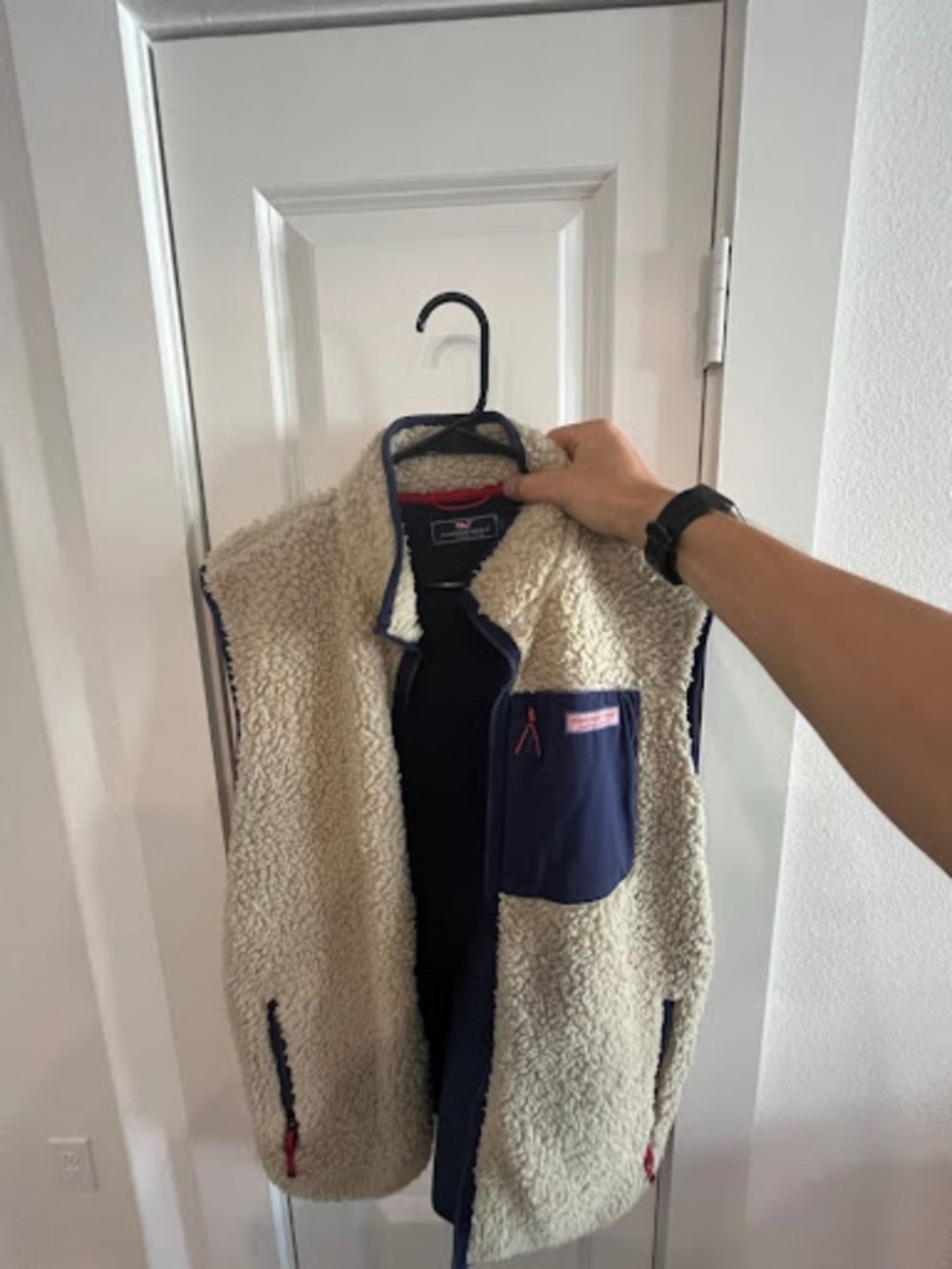Vineyard Vines Men’s Sherpa Fleece Vest - Oatmeal / Navy Pocket - Large